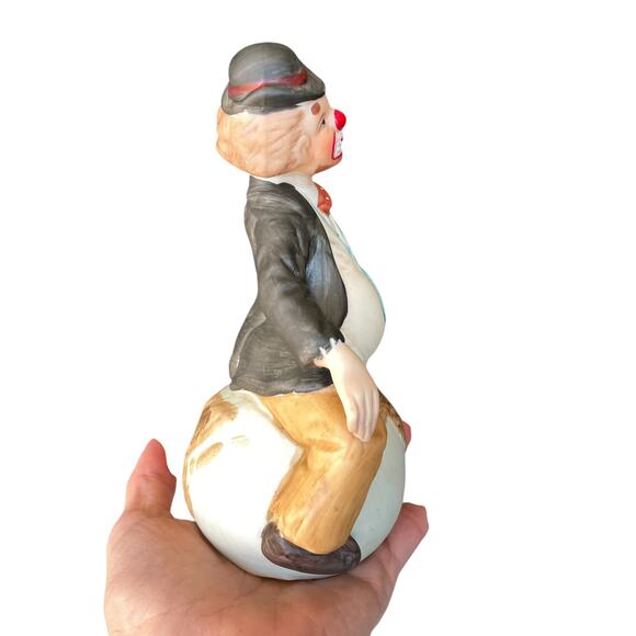 Albert E Price Clown Sitting On Globe Vintage 1980 Sad Hobo Porcelain Figurine - Picture 5 of 15